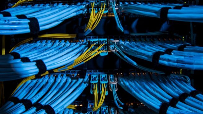 Цената на биткойна падна под 50 хил. долара