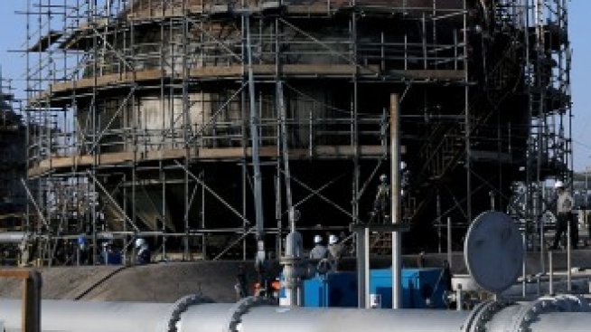 Ръстът в американските суровинни запаси смъкна цените на петрола*