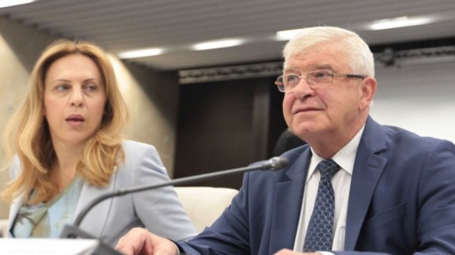 Лекарите: Пакетът медицински дейности от 8%-ната вноска е твърде обемен