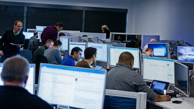 Засечените от Microsoft кибератаки към критични инфраструктури скачат от 20% на 40% от всички атаки