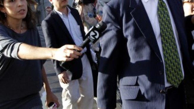 Samsung трябва да плати на Apple обезщетение за 1 млрд. долара