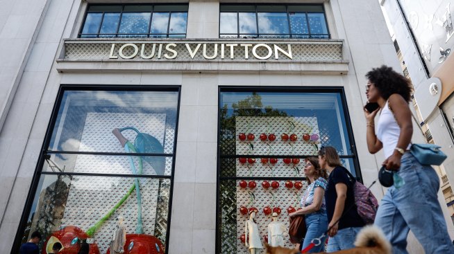 Шефът на Louis Vuitton ще ръководи цялата група модни марки на LVMH