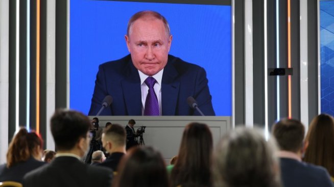 Външните заплахи на Путин прикриват слаба вътрешна позиция