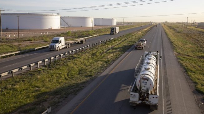 Цените на петрола се понижават заради новото огнище на вируса в Китай*