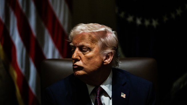 САЩ сложиха край на войната с хутите, с търговските партньори битките предстоят