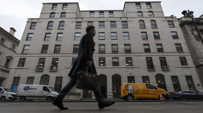 Американският фонд KKR набра 8 млрд. долара за инвестиции в Европа