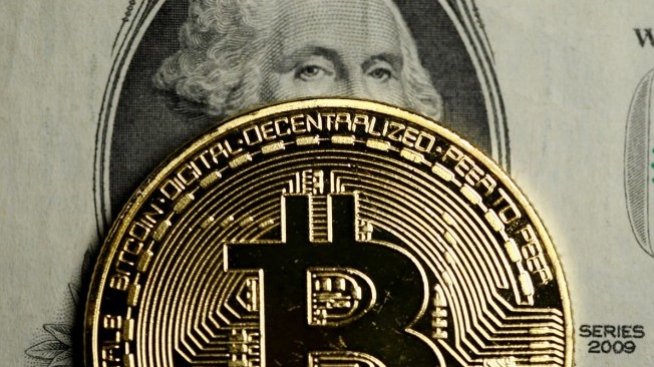 И български банки алармират клиентите си за рисковете при криптовалутите