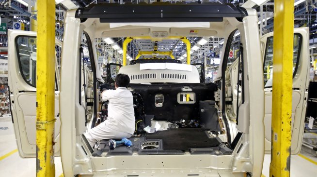 Stellantis спира работа в един от заводите си в Италия заради дефицит на части