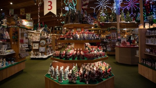 Много американци похарчиха за празниците повече, отколкото могат да си позволят