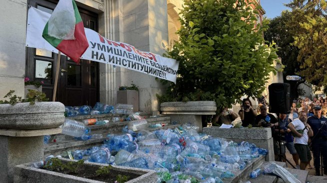 Парламентът пренасочи 10 млн. лв. за решаването на водната криза в Плевен