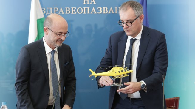 Подписаха договора за доставка на хеликоптерите за спешна помощ