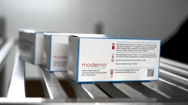 Пристигнаха 3600 дози от ваксината на Moderna у нас