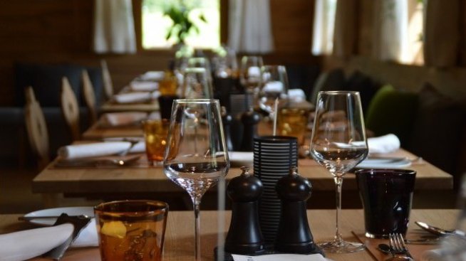 БАЗ и СЗБ се отказват от протестното отваряне на заведенията на 1 февруари