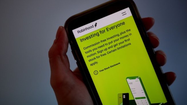 Щатски прокурори взимат Robinhood под лупа
