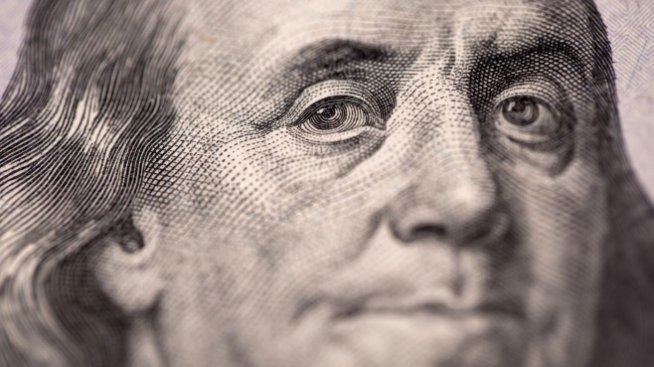 Докога ще поскъпва доларът?