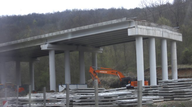 Пътят Ботевград - Мездра ще е готов до края на 2024 г., обеща регионалният министър