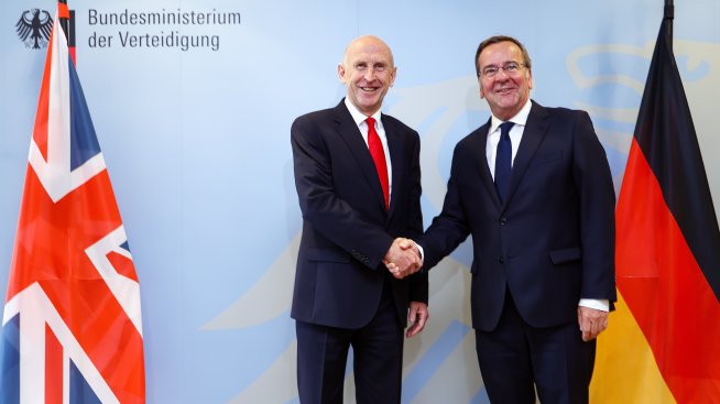 Германия и Великобритания сключиха споразумение за по-близко сътрудничество в отбраната