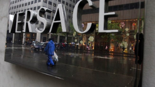 Blackstone влиза във Versace