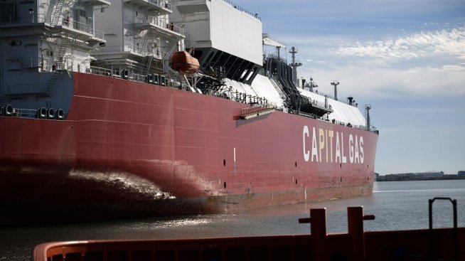 Терминалът Freeport LNG възстановява работата си и сваля цената на газа в Европа
