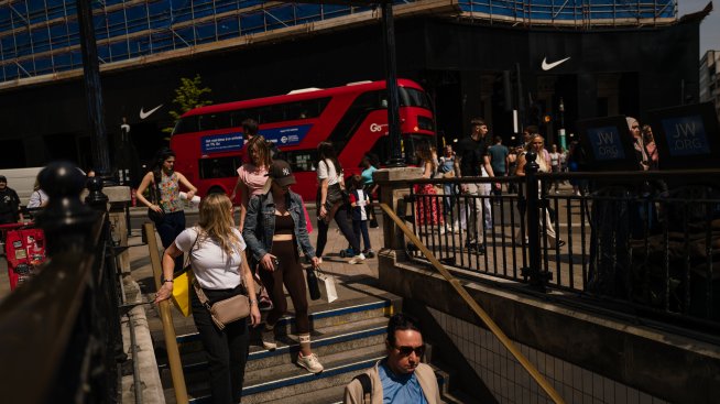 Бизнес активността в еврозоната достигна едногодишен връх