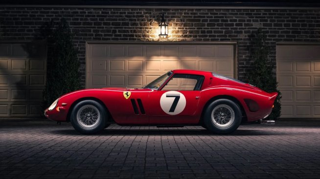 Ferrari GTO от 1962 г. бе продадено на търг за рекордните 51,7 млн. долара