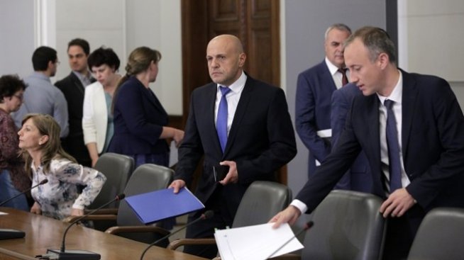 Ще глобяват семействата, които не пращат децата на училище