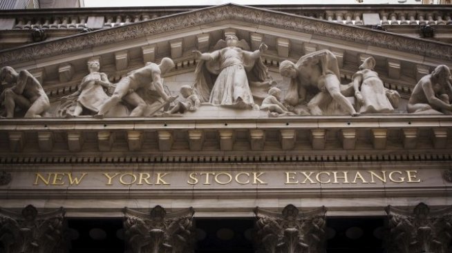 Dow Jones се върна над 22 хил. пункта, но не успя да затвори над това ниво