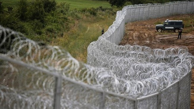 Оградата по границата ще е готова изцяло до края на годината