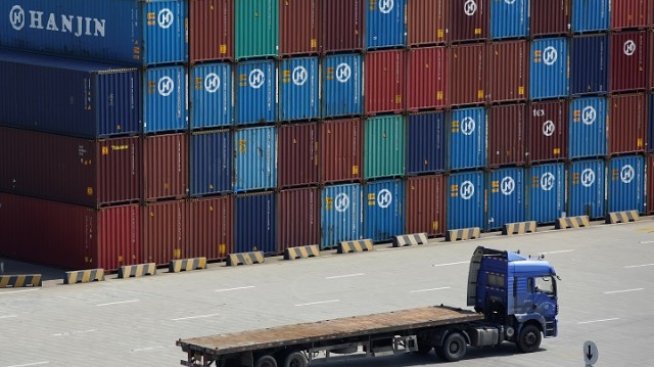 Търговският дефицит на САЩ се разширява през август