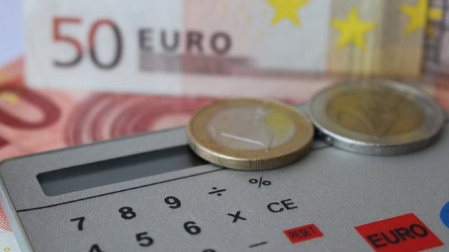 МВФ предупреди, че световната задлъжнялост е рекордно висока