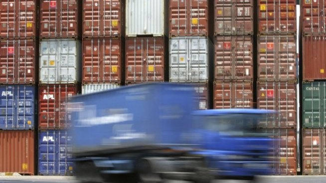 Канада отбеляза търговски дефицит за пръв път от половин година