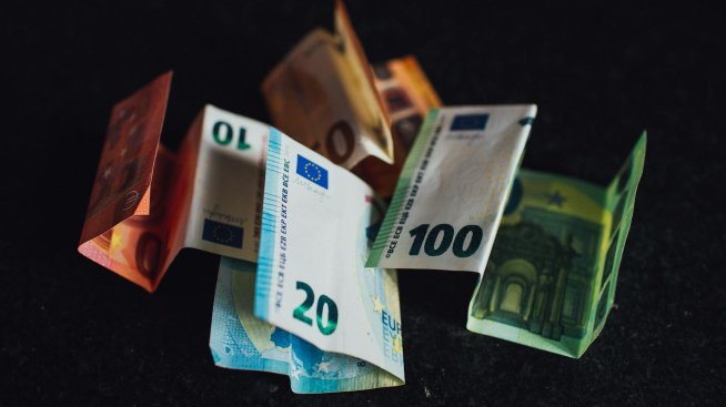 Revolut: Портфейлът на българския инвеститор на дребно е средно 4155 евро