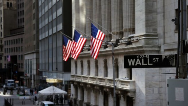 Dow възстанови загубите от последните дни с ръст от над 300 пункта