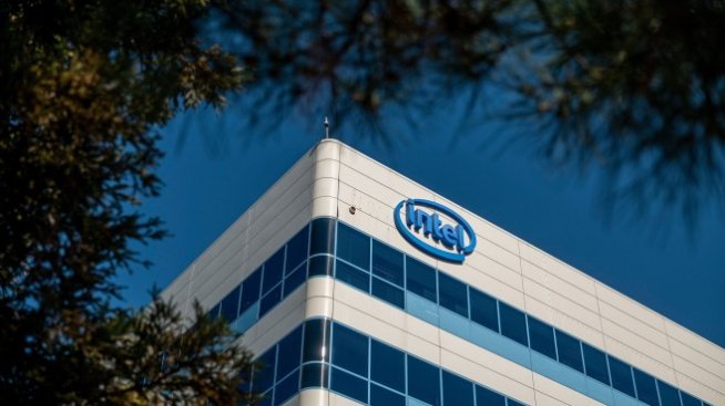 Лидерът на Intel ще пътува до Европа за среща с властите в ЕС