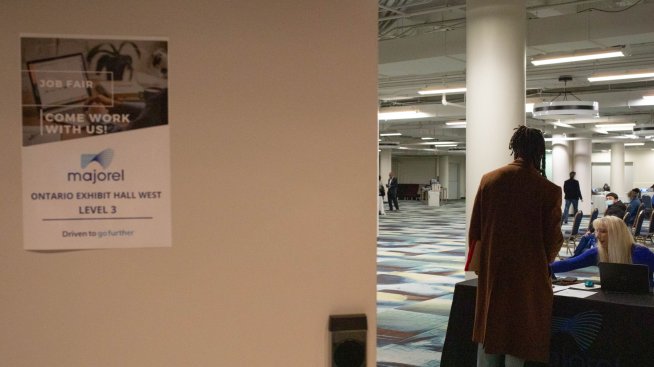 Заявленията за помощ при безработица в САЩ намаляват за четвърти път за пет седмици