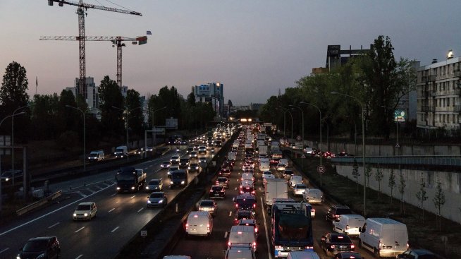 Шест страни от ЕС, сред които и България, искат смекчаване на правилата за автомобилите с ДВГ