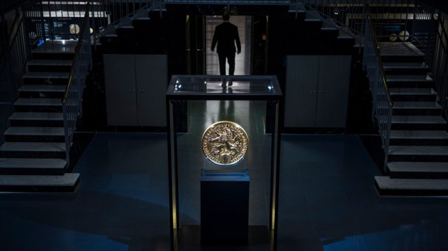 Еврото си проправя път към евроскептична Чехия