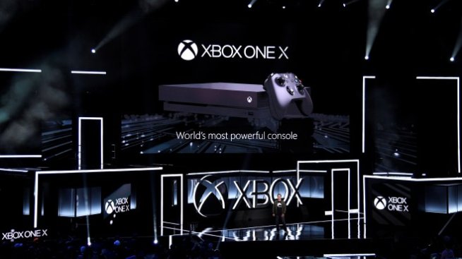 Стартираха предварителните поръчки на Xbox One X