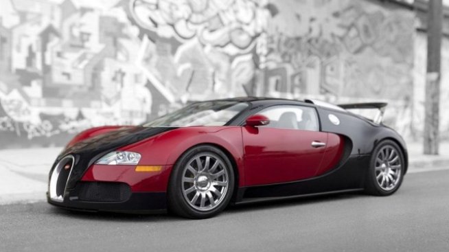 Първият Veyron отива на търг