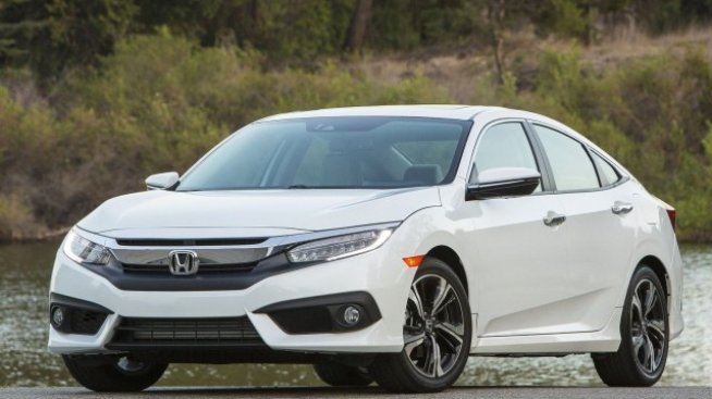 Проблем с двигателя накара Honda да върне Civic в заводите