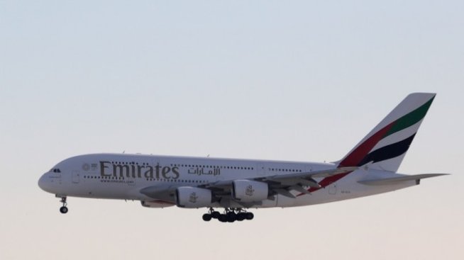 Френският премиер потвърди продажбата на 20 самолета Airbus А380 на Emirates