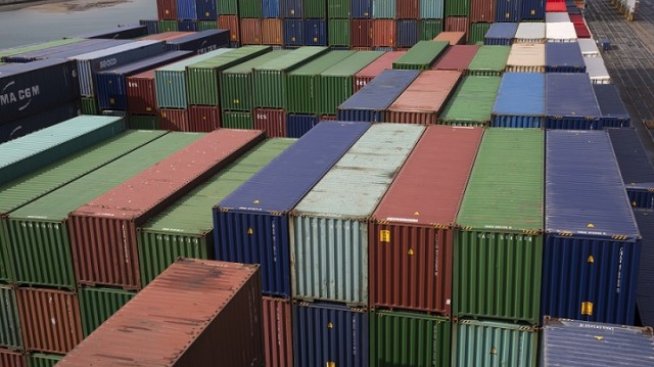 Търговският дефицит на САЩ отбеляза през август най-висок ръст от пет месеца