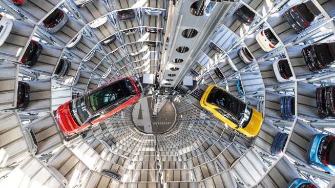 Паричният поток на автомобилния бизнес на Volkswagen за 2025 г. надмина очакванията