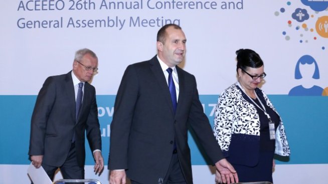 Президентът поиска от ЦИК решение за  електронното дистанционно гласуване