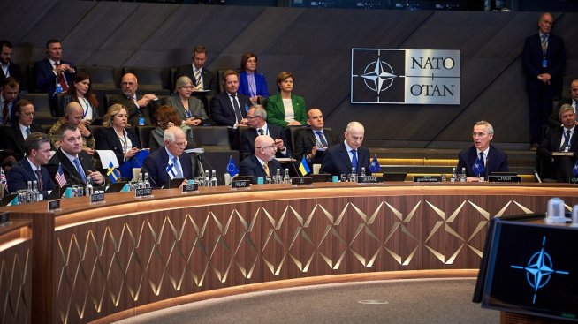 Войната накара само една държава в НАТО да се съобрази с правилата за военните разходи