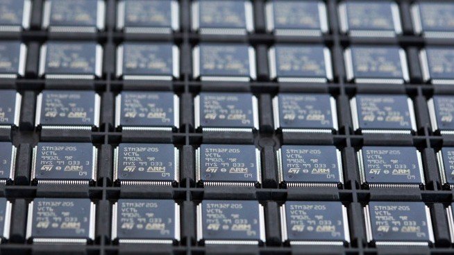 Samsung изгражда местна верига от доставчици на чипове със серия от инвестиции