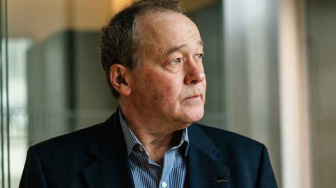 Изпълнителният директор на Lucid се оттегля от поста