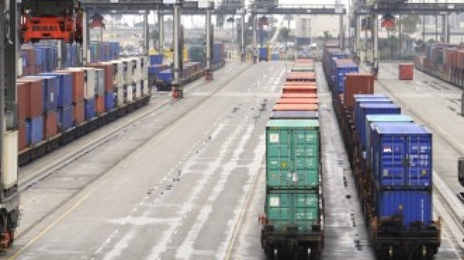 Ръстът на активността в сектора на услугите в САЩ се забавя