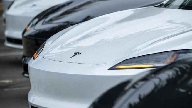 Продажбите на произведените в Китай електромобили Tesla растат с 36% през април