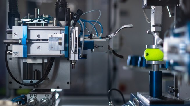 Липсата на инвестиции затруднява привличането на млади учени в България